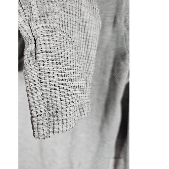 Athleta Womens Gray Running Top Thumb Holes Size Medium Waffle‎ Pattern - Picture 4 of 6